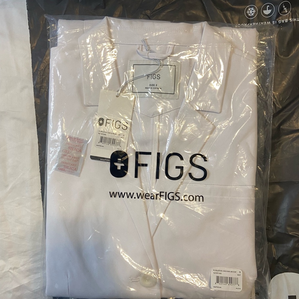 FIGS WOMEN’S LAB COAT WHITE LONG NWT